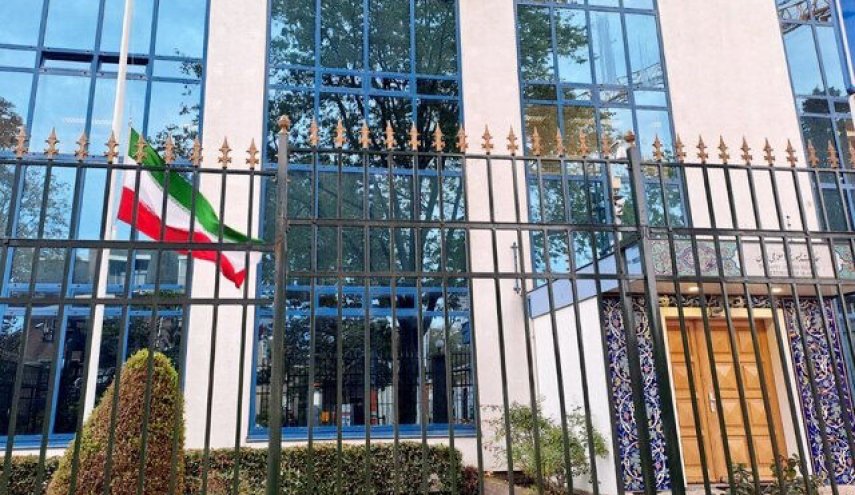 نیمه‌برافراشته شدن پرچم ایران در سفارتخانه‌های کشورمان در اروپا
