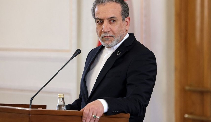 عراقچی: انگلیس به حقوق شهروندان ایرانی احترام بگذارد
