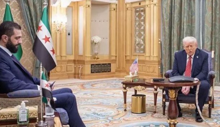 تناقضات السياسة الأمريكية.. الجولاني من جائزة لمن يسلمه لأميركا الى 'رئيس رائع'!