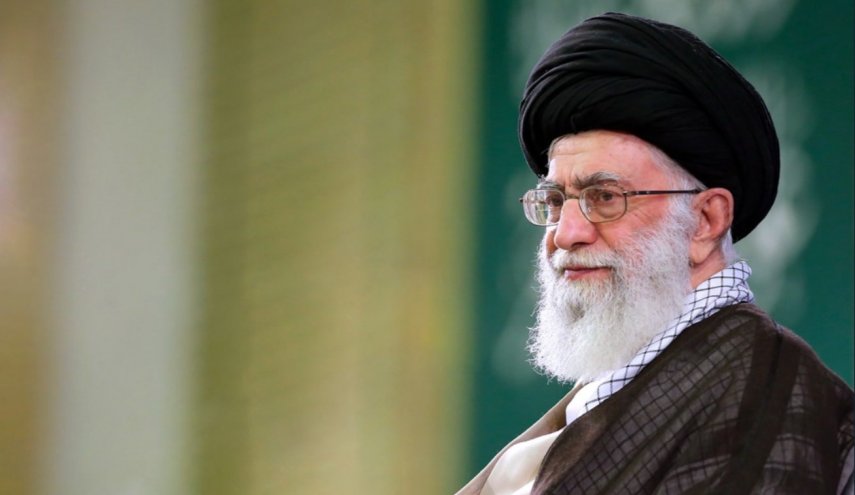 قائد الثورة الاسلامية يستقبل اليوم حشدا من المعلمين
