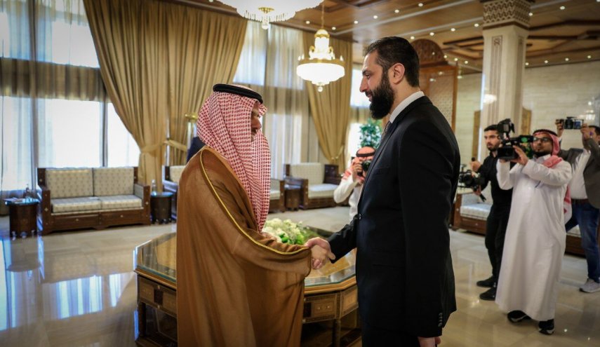 دیدار جولانی و بن فرحان در دمشق
