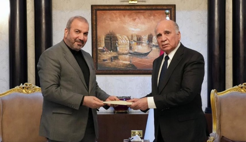 سفير ايران في بغداد يسلم رسالة عراقجي لفؤاد حسين