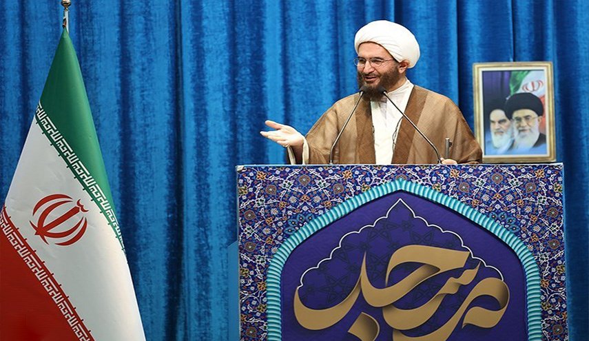 خطيب جمعة طهران يحذر الاعداء من تكرار خطأهم ويؤكد الجهوزية لسحقهم