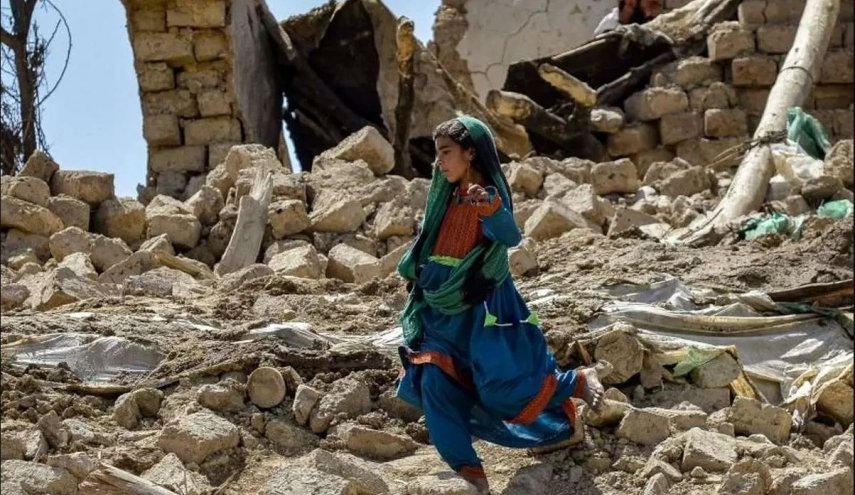 افزایش تلفات زلزله در افغانستان به بالای ۸۰۰ نفر 