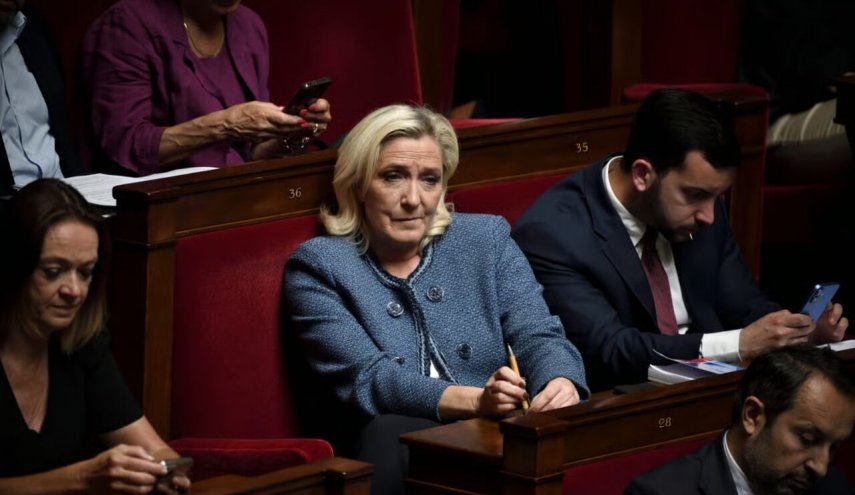 لوپن: برگزاری انتخابات زودهنگام تنها راه‌حل بحران فرانسه است