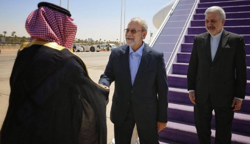 لاریجانی وارد ریاض شد؛ دیدار با وزیر دفاع عربستان در دستور کار است
