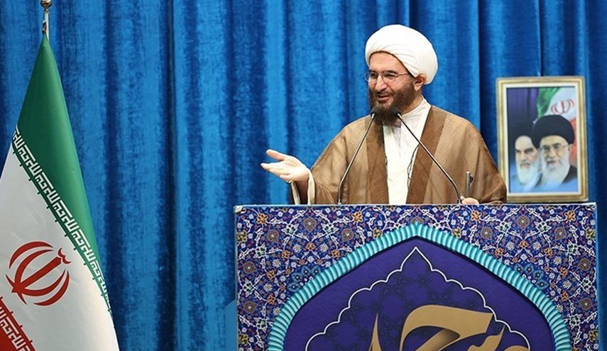 خطيب جمعة طهران: الجزر الثلاث جزء لا يتجزأ من أراضينا