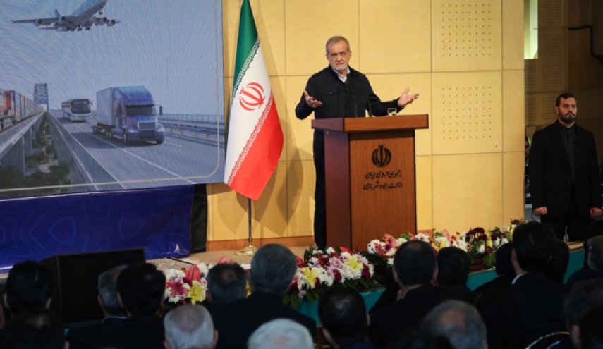 پزشکیان:مصمم به توسعه شبکه حمل و نقل کشور هستیم/ تلفات بالای این بخش قابل قبول نیست