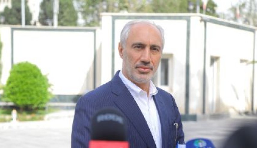 دولت هم‌زمان با کنترل قیمت‌ها، از تولیدکنندگان داخلی حمایت می‌کند