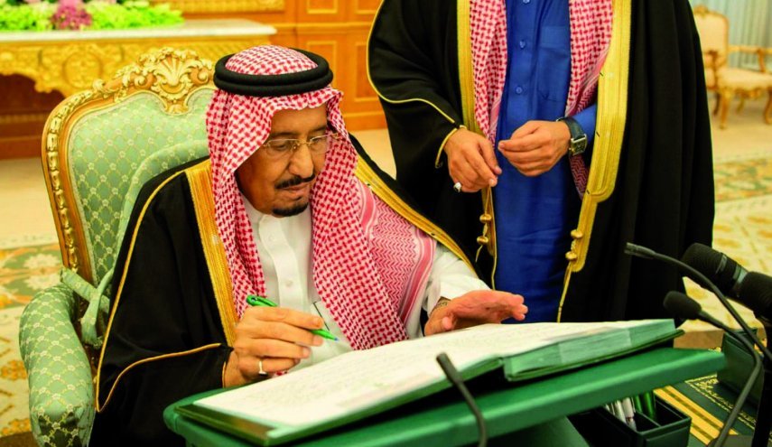 الملك السعودي يخضع لفحوص طبية في مستشفى بالرياض