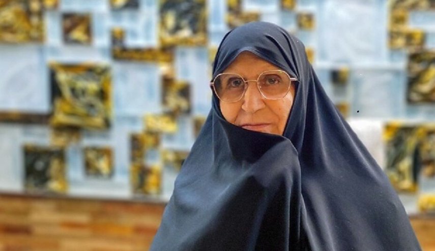 نامه زهرا مصطفوی به رهبر انقلاب: برای دفاع از میهن و دین خود از هیچ کمکی دریغ نخواهیم کرد