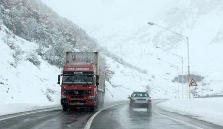 بارش برف و باران در ۲۶ استان/ انسداد ۷ محور مواصلاتی