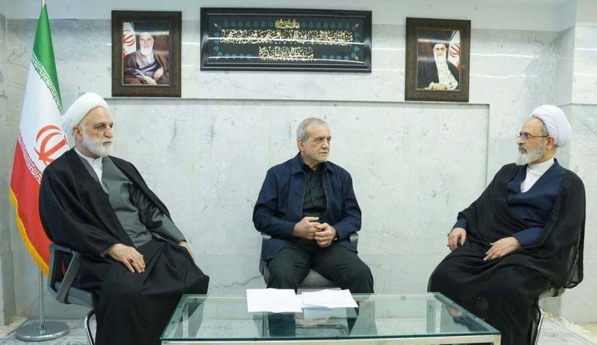واگذاری اختیار عزل و نصب مقامات نظامی و اعلان صلح و جنگ به شورای موقت رهبری