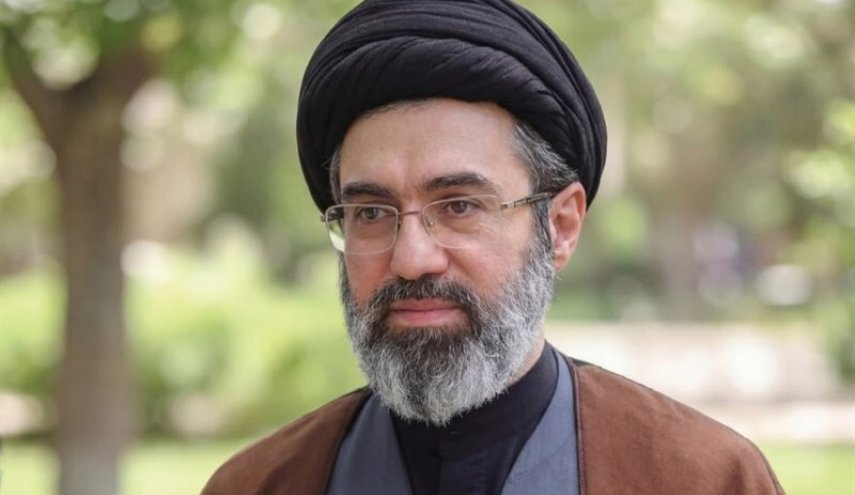 رهبر معظم انقلاب: زبان فارسی مرز هویتی ایرانیان و پایه اقتدار تمدن ایرانی ـ اسلامی است