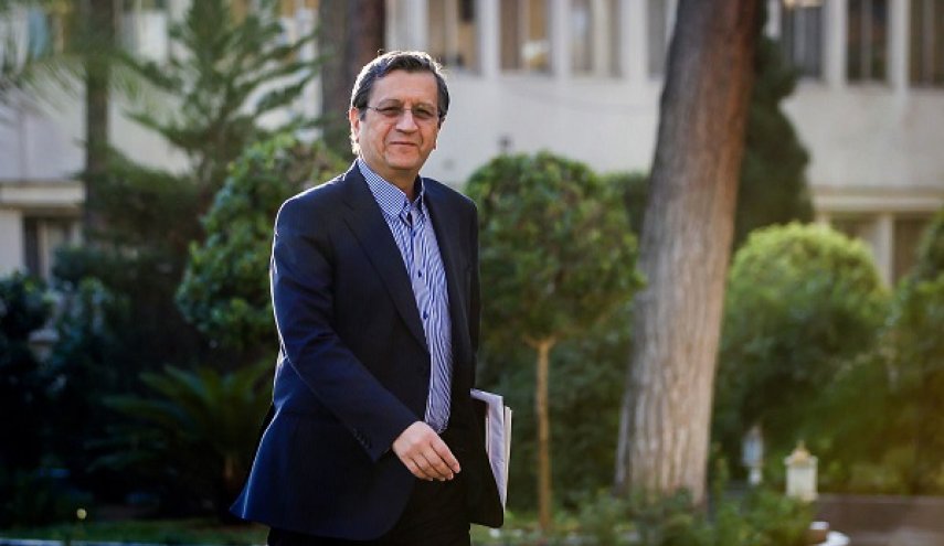 همتی عازم روسیه شد