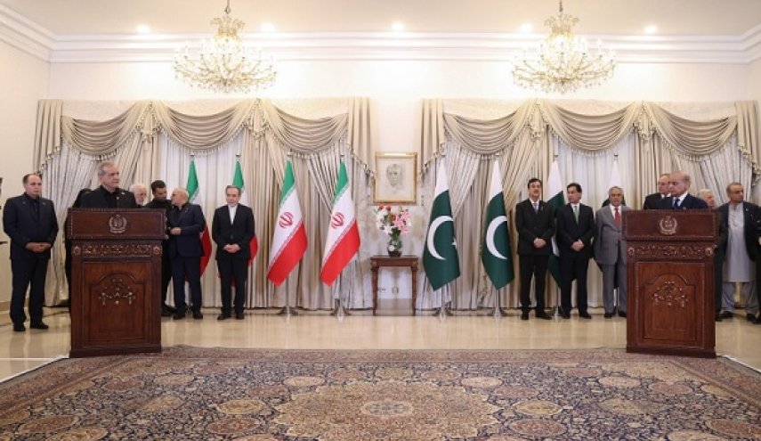 پزشکیان: برای معماری جدید امنیتی، دست دوستی به سوی کشور‌های اسلامی دراز می‌کنیم
