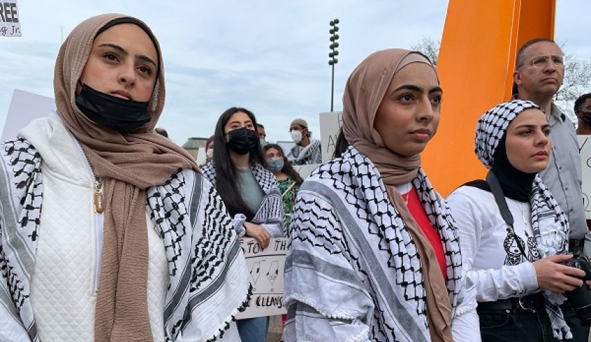 شورای مسلمانان کانادا محکوم کرد: برداشتن شال فلسطینی، مصداق نژادپرستی است
