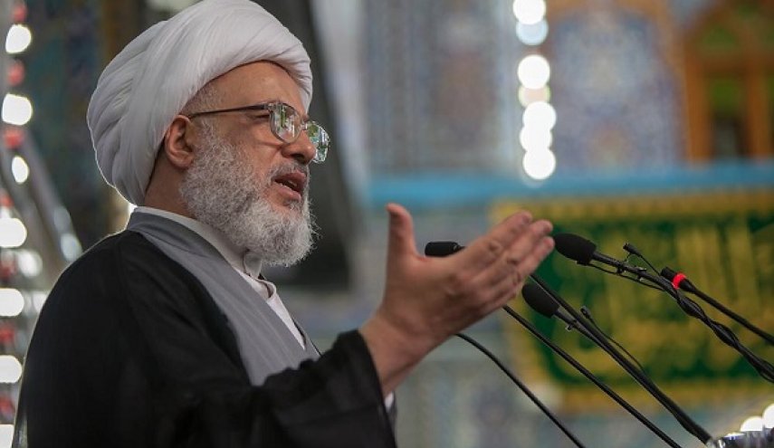 چه کسی در کربلا بر پیکر رهبر شهید انقلاب نماز می‌خواند؟