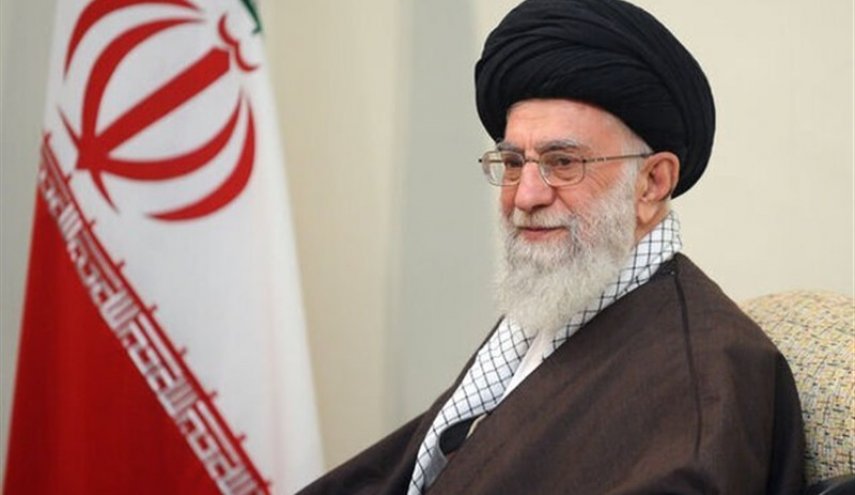 ببینید|قاب‌هایی از دیدار رهبر شهید انقلاب با چهره‌های برجسته سینمای ایران