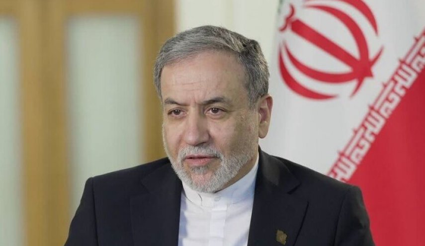 عراقچی انتصاب‌ فرماندهان عالی‌رتبه در نیروهای مسلح را تبریک گفت
