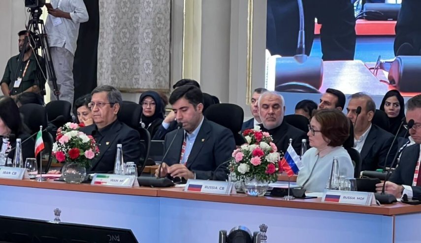 تاکید همتی بر ضرورت ایجاد کریدور مالی مستقل بریکس