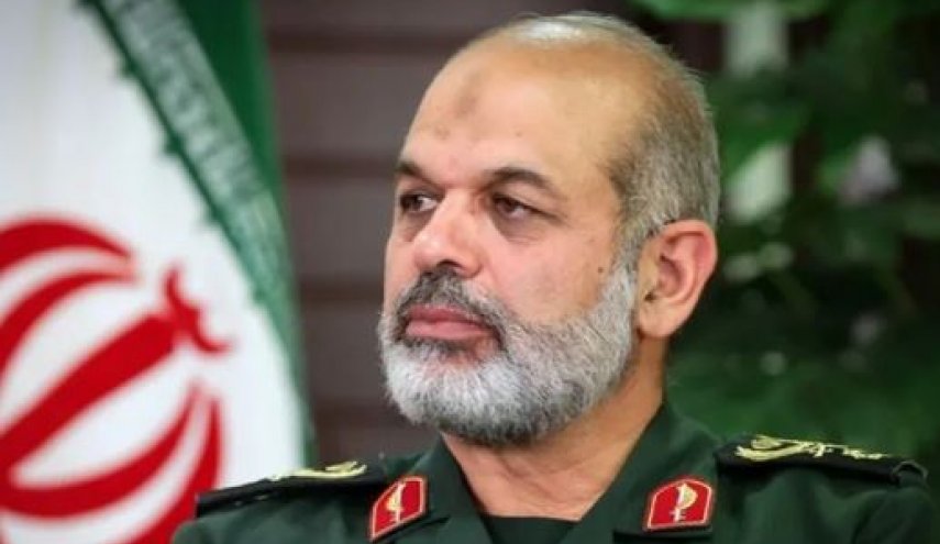 فرمانده کل سپاه: مسلح‌ترین ارتش تاریخ جهان را به زانو در آوردیم