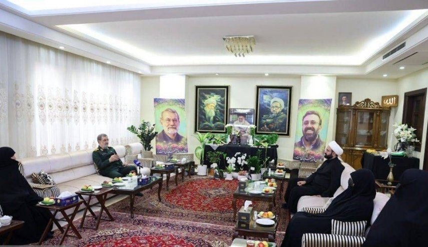 دیدار دبیر شورای عالی امنیت ملی با خانواده شهید لاریجانی