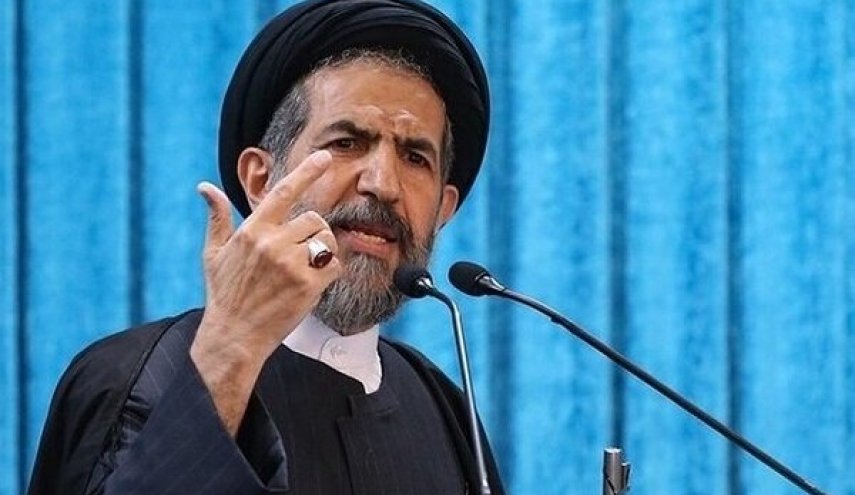 خطیب جمعة طهران: التغيّر الايجابي في المجتمع مرهون باتحاد جميع أبنائه
