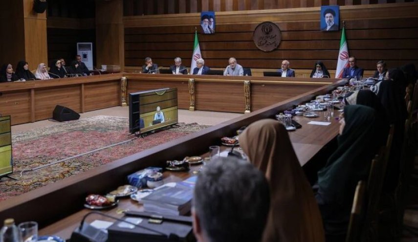 پزشکیان: برای رفع نیازهای جامعه فراتر از دیدگاه‌های سیاسی عمل می‌کنیم
