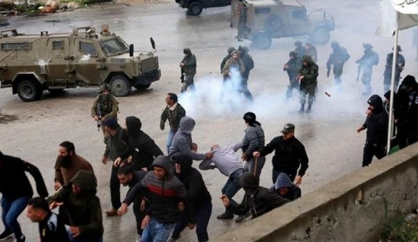تداوم جنایات در کرانه باختری؛ شهادت ۲ فلسطینی در حمله مشترک نظامیان و شهرک‌نشینان صهیونیستی

