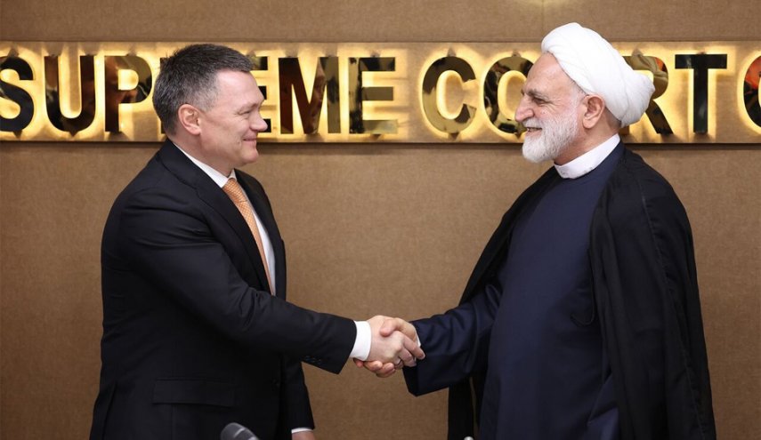 إيران وروسيا تبحثان تعزيز التعاون القضائي والتقني والدفع نحو نظام عالمي متعدد الأقطاب
