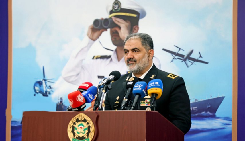 الاميرال إيراني: تحركات العدو تخضع للرصد دوما وقادرون على شل حركته بأي نقطة