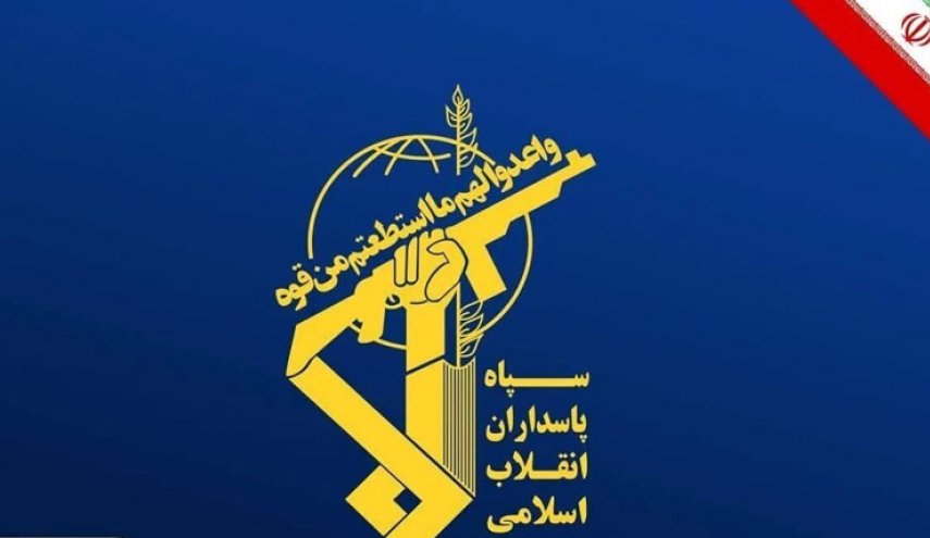سپاه: ناوشکن های رزمی آمریکا مورد حمله قرار گرفتند
