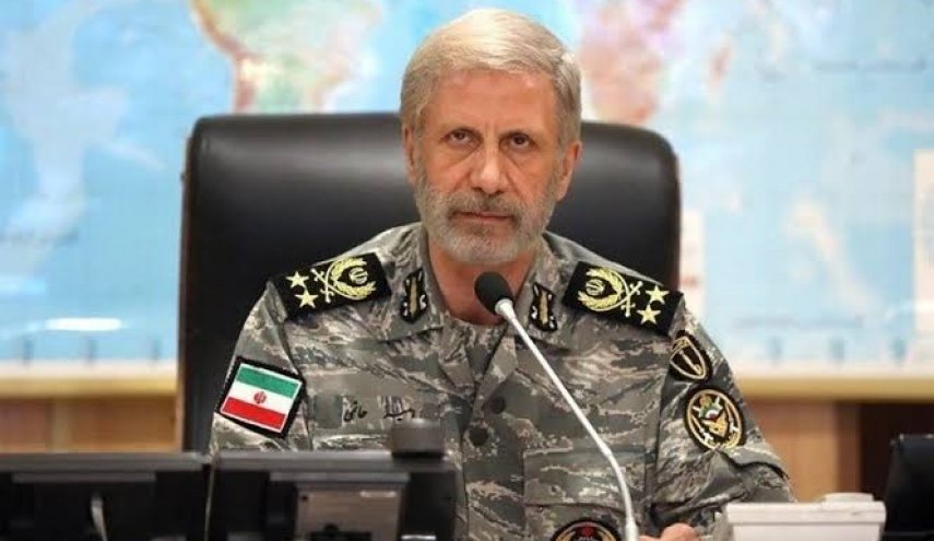 اللواء حاتمي: وحدة وتنسيق الجيش والحرس الثوري مفتاح بلوغ قمم الأمن والاقتدار