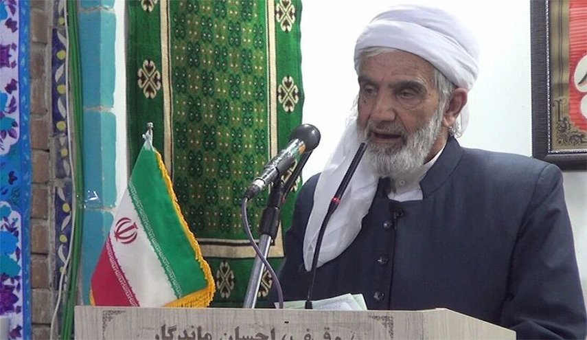 خطيب جمعة 'سنندج': الأستكبار بصدد تفعيل سلاح التفرقة بين المسلمين