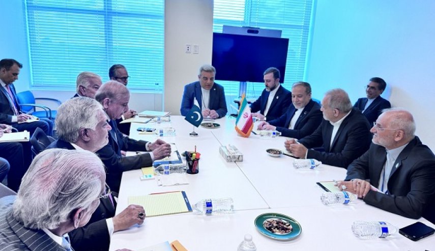 دیدار پزشکیان با نخست‌وزیر پاکستان در نیویورک
