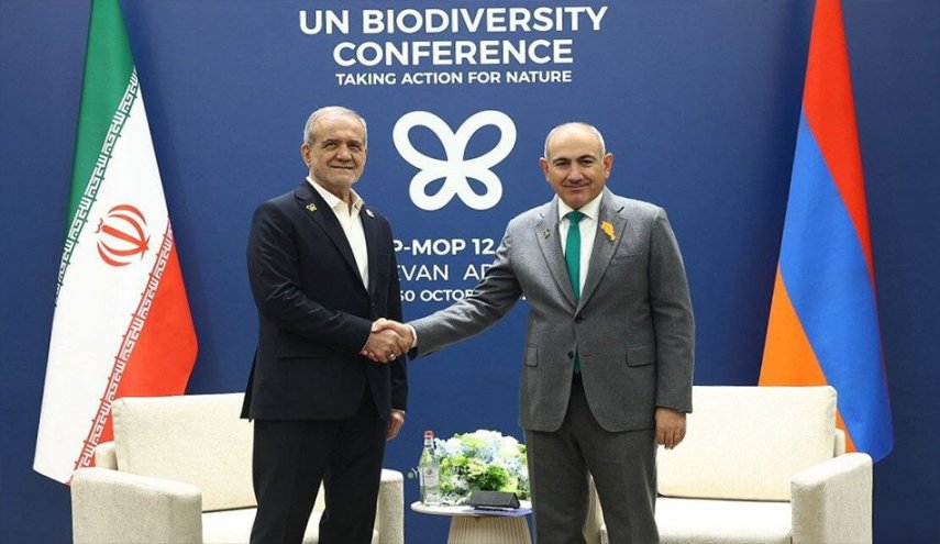 الرئيس الايراني يلتقي رئيسي أرمينيا وجورجيا على هامش مؤتمر التنوع البيولوجي