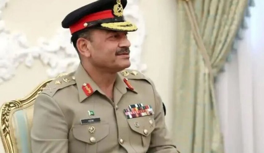 قائد الجيش الباكستاني يصل إلى إيران